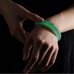 Jadeite Bangle The First Piece, The True Treasure (2)